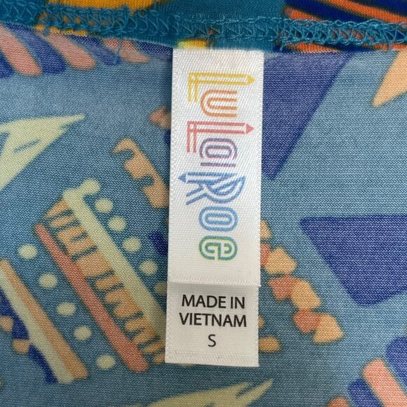 LuLaRoe Classic Tshirt Womens Small Geometric Print Short Sleeve New - Picture 5 of 9